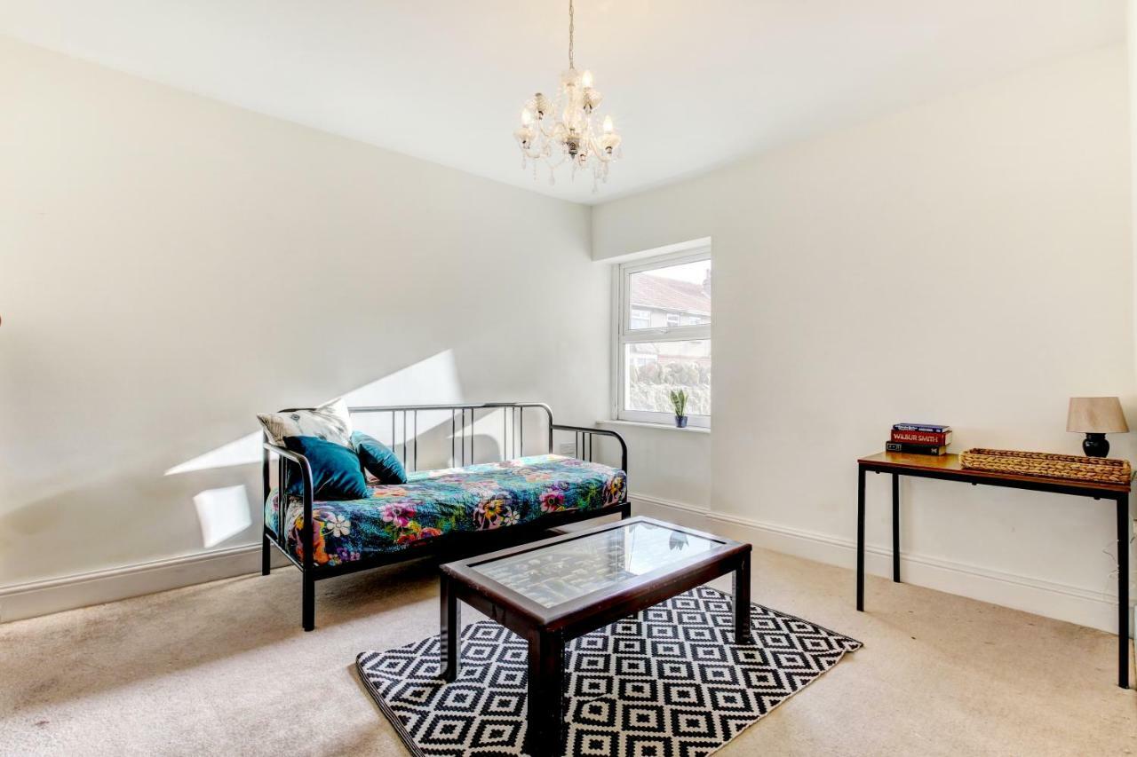 Vila Lovely 3 Bed House In Bristol Exteriér fotografie
